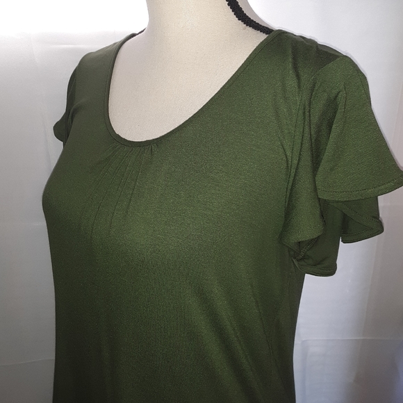 Ann Taylor Factory Tops - ⭐ATF Forrest Green Flutter Slv Top.